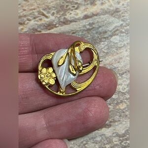 Antique Art Nouveau Small Pin/Brooch